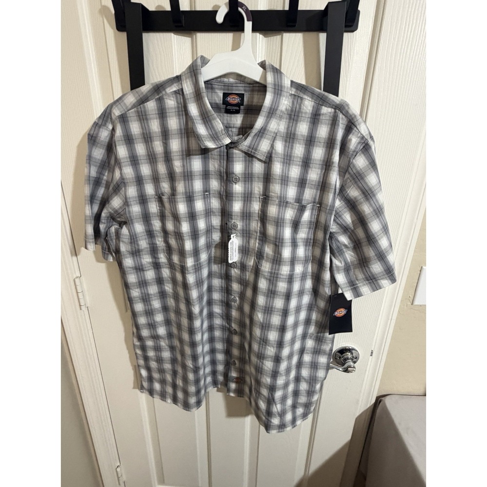 Dickies Men's Gray and White Plaid Short Sleeve Button Up Size XL NWT
